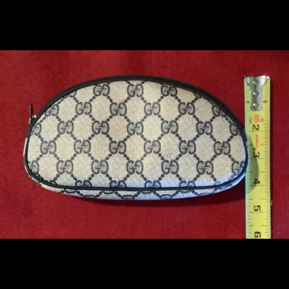 Authentic Gucci navy blue and gray cosmetic bag - Picture 3 of 7